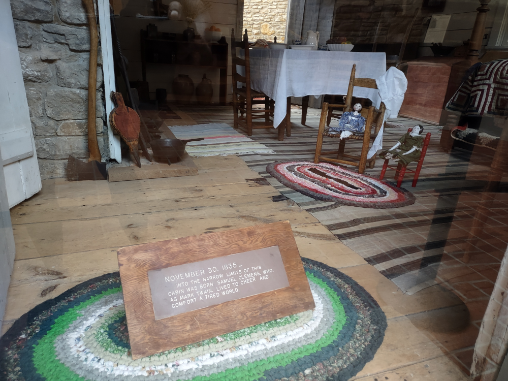 Second room in cabin.